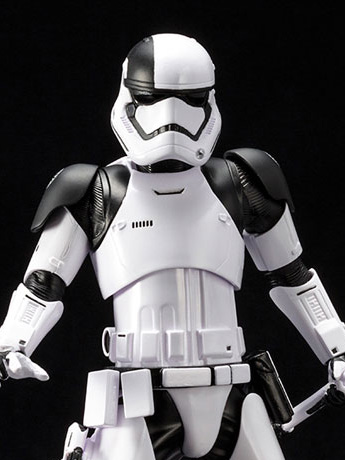 Star Wars ArtFX+ First Order Stormtrooper Executioner (The Last Jedi) Statue Gallery Image 2