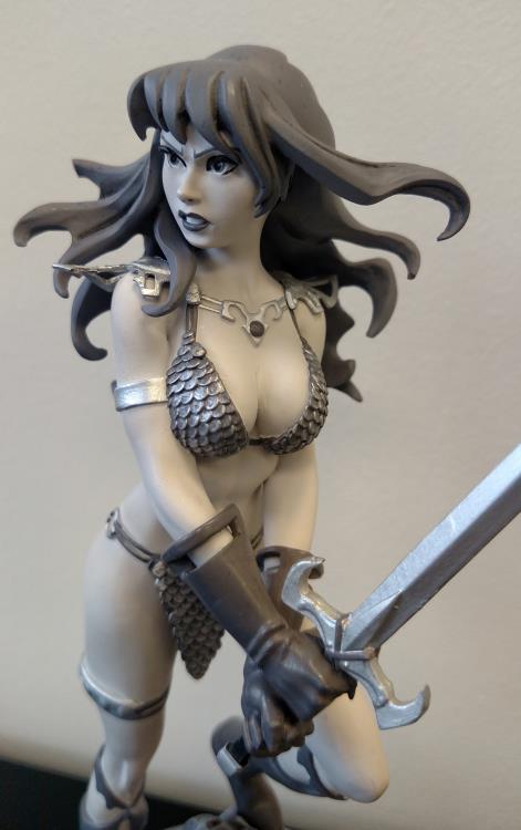 Red Sonja Black & White Statue (Amanda Conner) Gallery Image 5