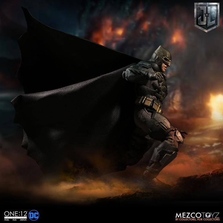 Justice League One:12 Collective Batman (Tactical Suit) Gallery Image 11