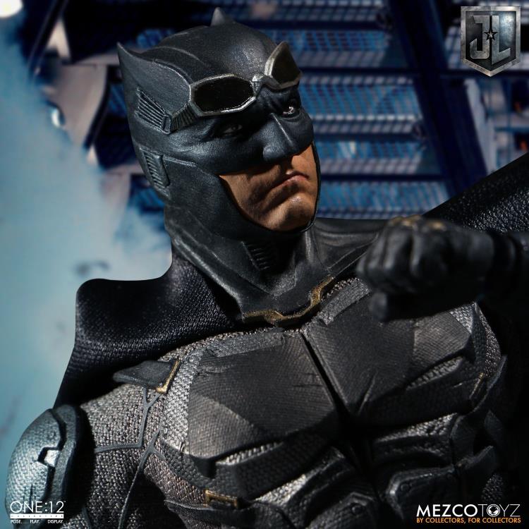 Justice League One:12 Collective Batman (Tactical Suit) Gallery Image 13