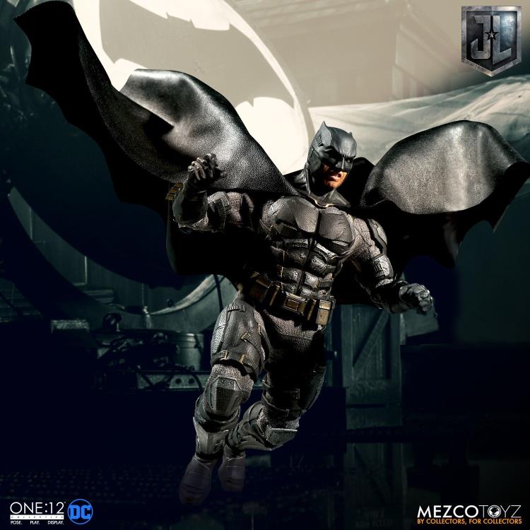 Justice League One:12 Collective Batman (Tactical Suit) Gallery Image 5