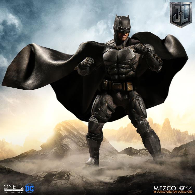 Justice League One:12 Collective Batman (Tactical Suit) Gallery Image 6