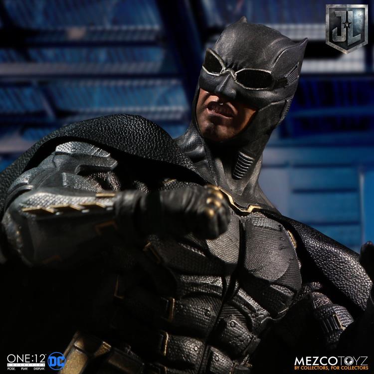 Justice League One:12 Collective Batman (Tactical Suit) Gallery Image 16