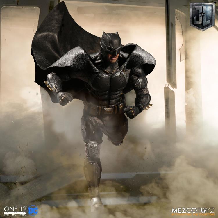 Justice League One:12 Collective Batman (Tactical Suit) Gallery Image 9