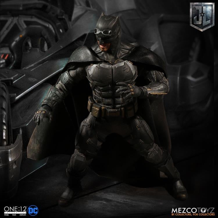 Justice League One:12 Collective Batman (Tactical Suit) Gallery Image 10