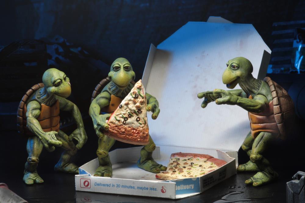 Teenage Mutant Ninja Turtles (1990 Movie) Baby Turtles 1/4 Scale Figure Set Gallery Image 4