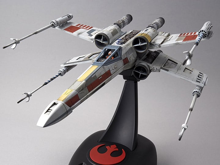 Star Wars X-Wing Starfighter (Moving Edition) 1/48 Scale Model Kit Gallery Image 1