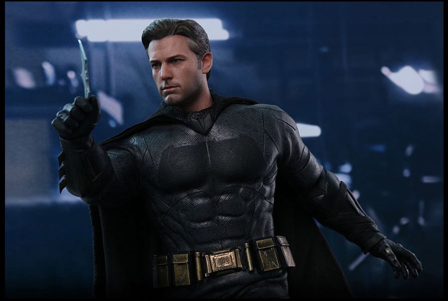 Justice League MMS455 Batman 1/6th Scale Collectible Figure Gallery Image 7