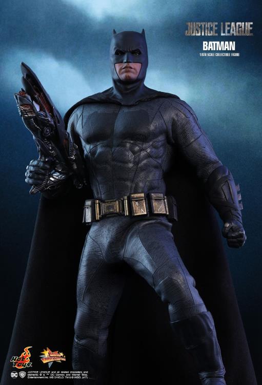 Justice League MMS455 Batman 1/6th Scale Collectible Figure Gallery Image 6