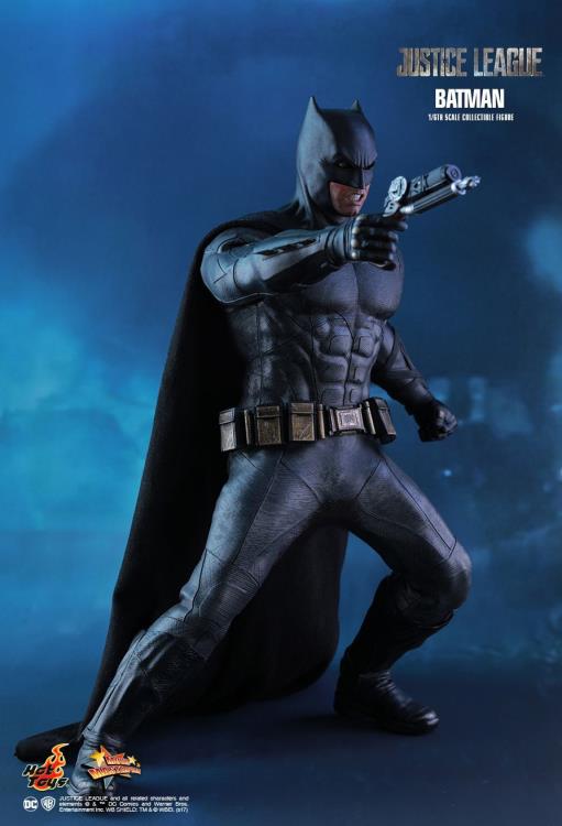 Justice League MMS455 Batman 1/6th Scale Collectible Figure Gallery Image 4