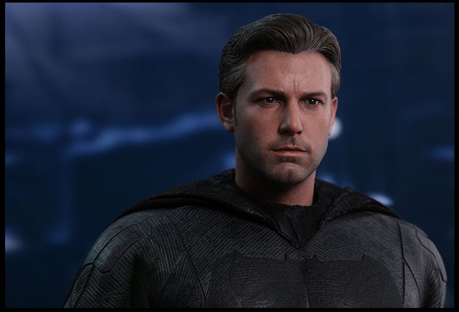 Justice League MMS455 Batman 1/6th Scale Collectible Figure Gallery Image 8