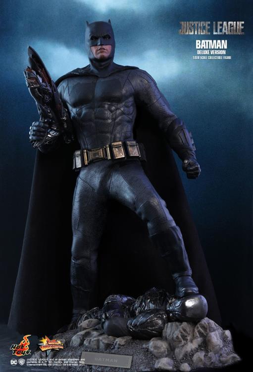 Justice League MMS456 Batman (Deluxe) 1/6th Scale Collectible Figure Gallery Image 9