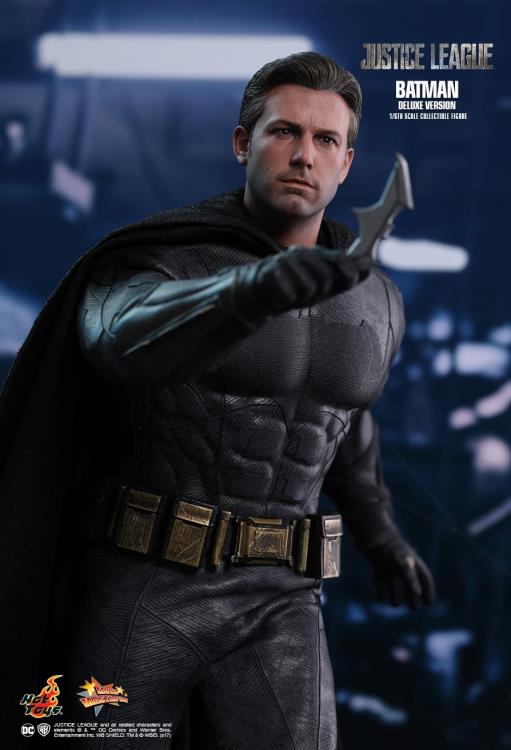 Justice League MMS456 Batman (Deluxe) 1/6th Scale Collectible Figure Gallery Image 11