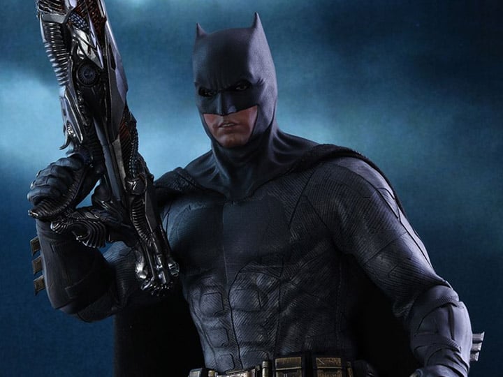 Justice League MMS456 Batman (Deluxe) 1/6th Scale Collectible Figure Gallery Image 1