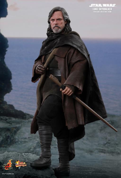 Star Wars: The Last Jedi MMS457 Luke Skywalker 1/6th Scale Collectible Figure Gallery Image 3