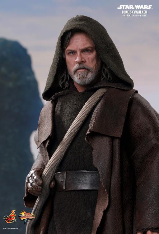 Star Wars: The Last Jedi MMS457 Luke Skywalker 1/6th Scale Collectible Figure Gallery Image 6