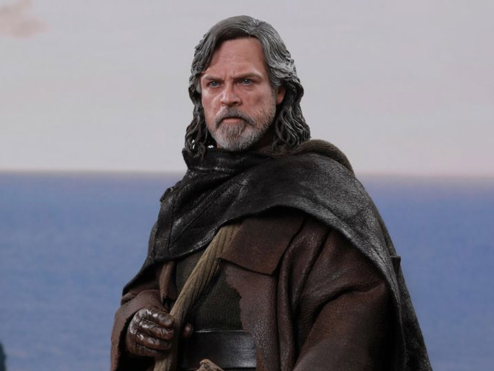 Star Wars: The Last Jedi MMS457 Luke Skywalker 1/6th Scale Collectible Figure Gallery Image 1