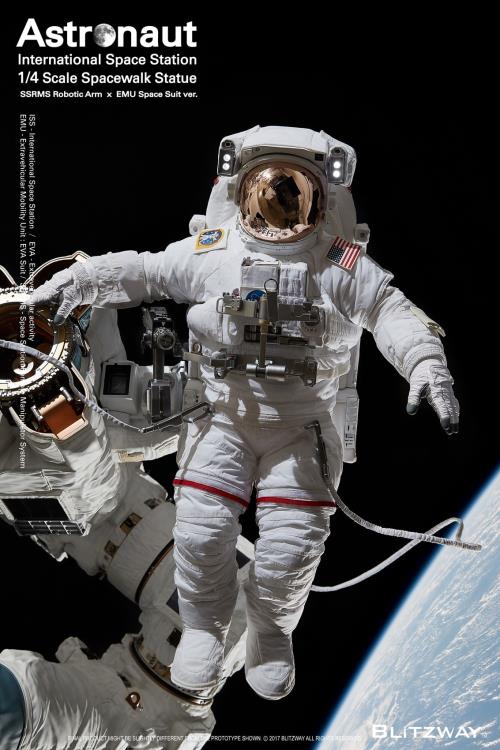 The Real Astronaut (ISS EMU ver.) 1/4 Scale Statue Gallery Image 10
