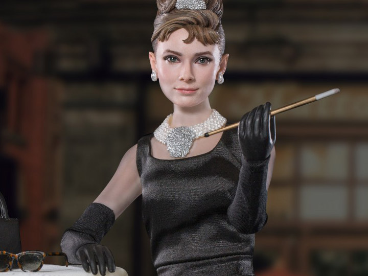 Breakfast at Tiffany's Holly Golightly (Deluxe) 1/6 Scale Figure Gallery Image 1