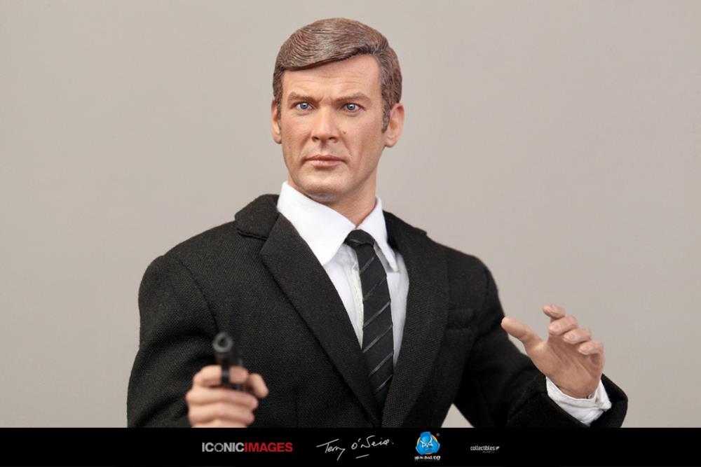 Roger Moore 1/6 Scale Figure Gallery Image 11