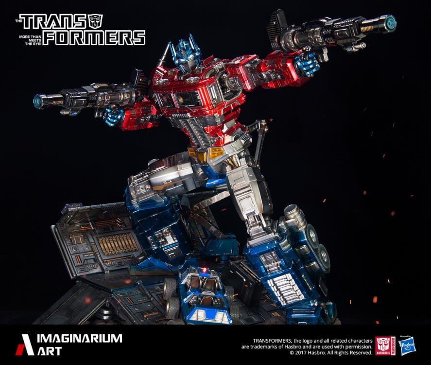 Transformers Generation 1 Optimus Prime Limited Edition Statue Gallery Image 4