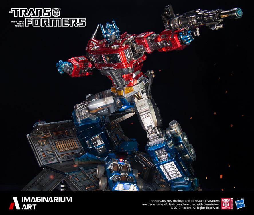 Transformers Generation 1 Optimus Prime Limited Edition Statue Gallery Image 3