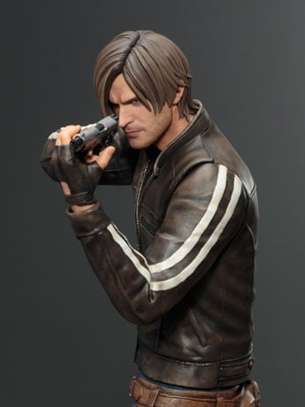 Resident Evil: Vendetta ArtFX Leon S. Kennedy Statue Gallery Image 2
