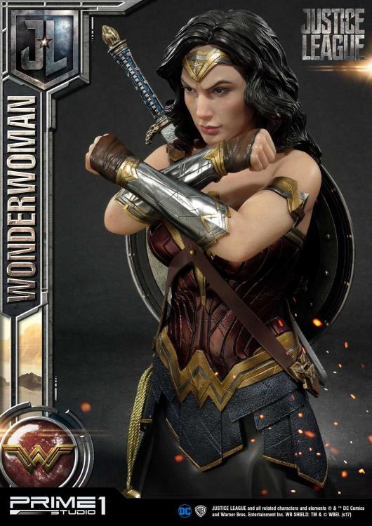 Justice League Wonder Woman Premium Bust Gallery Image 9
