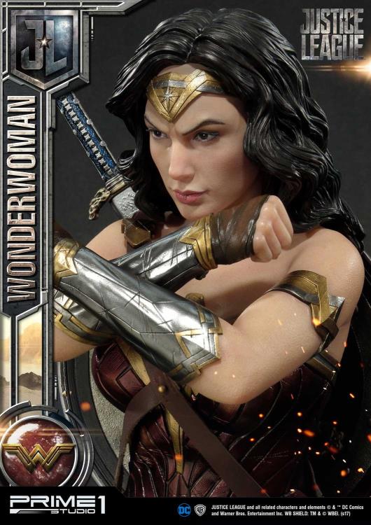 Justice League Wonder Woman Premium Bust Gallery Image 12