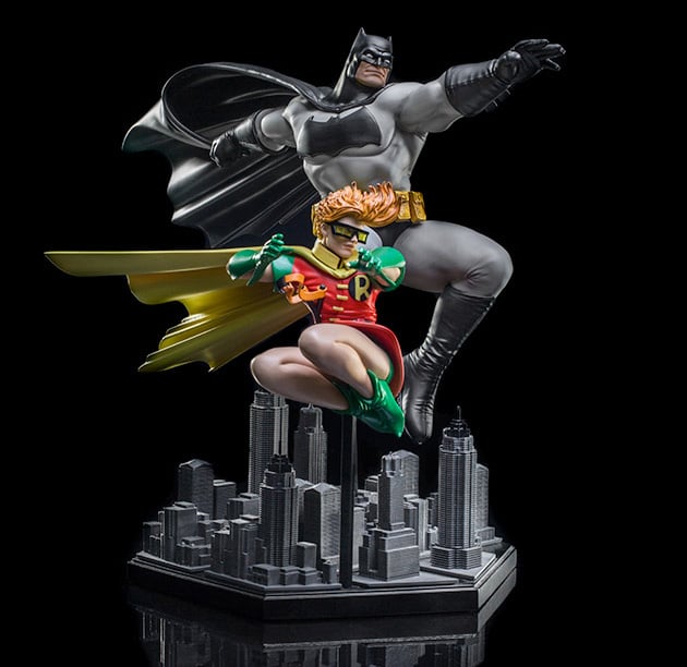 The Dark Knight Returns Batman & Robin (Frank Miller Edition) 1/10 Art Scale Statue Gallery Image 3