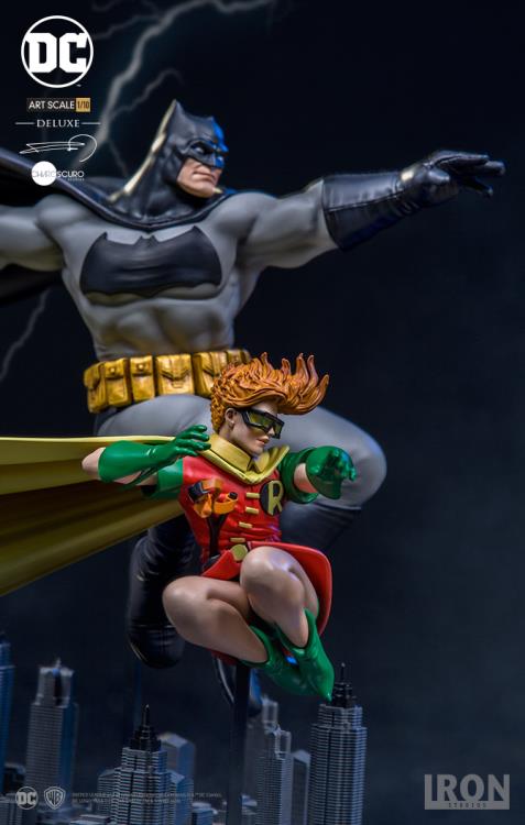 The Dark Knight Returns Batman & Robin (Frank Miller Edition) 1/10 Art Scale Statue Gallery Image 7