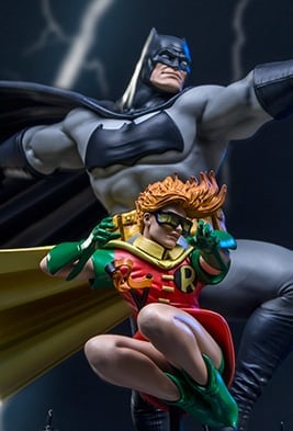 The Dark Knight Returns Batman & Robin (Frank Miller Edition) 1/10 Art Scale Statue Gallery Image 11
