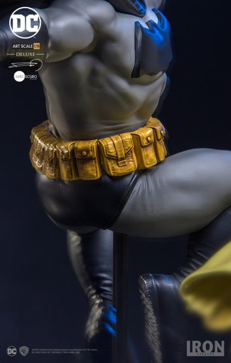 The Dark Knight Returns Batman & Robin (Frank Miller Edition) 1/10 Art Scale Statue Gallery Image 9