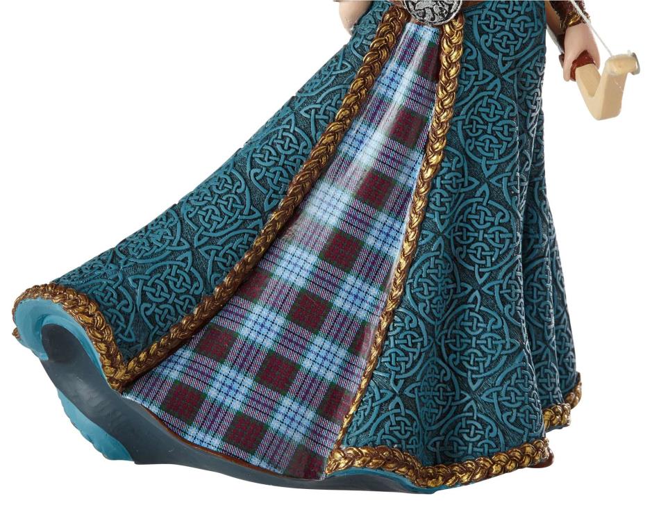 Brave Disney Showcase Couture de Force Merida Figurine Gallery Image 9