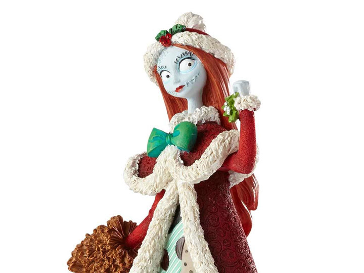 Nightmare Before Christmas Disney Showcase Couture de Force Holiday Sally Figurine Gallery Image 1