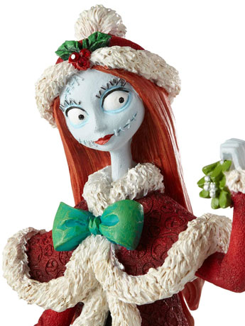 Nightmare Before Christmas Disney Showcase Couture de Force Holiday Sally Figurine Gallery Image 2