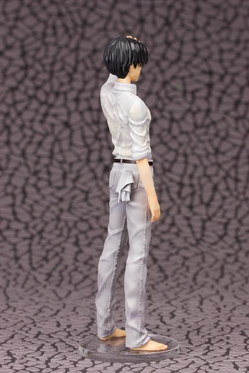 Attack on Titan Levi 1/8 Scale Figure Gallery Image 6