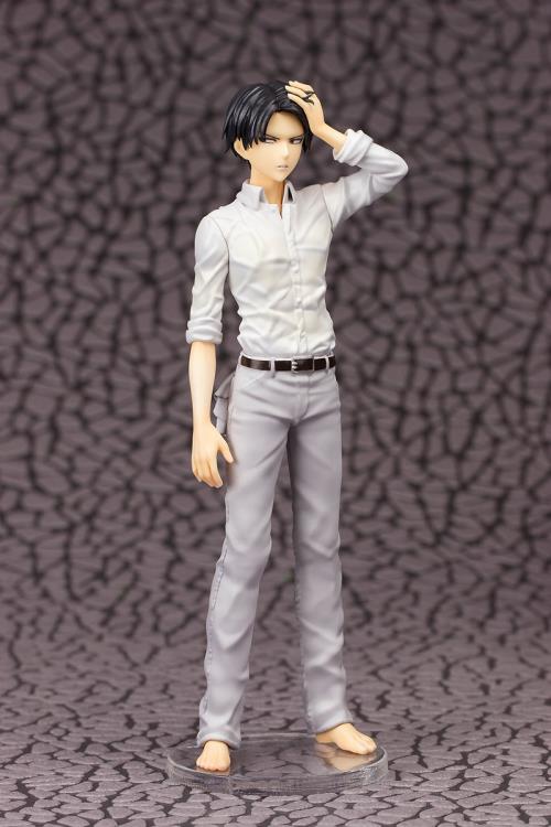 Attack on Titan Levi 1/8 Scale Figure Gallery Image 5