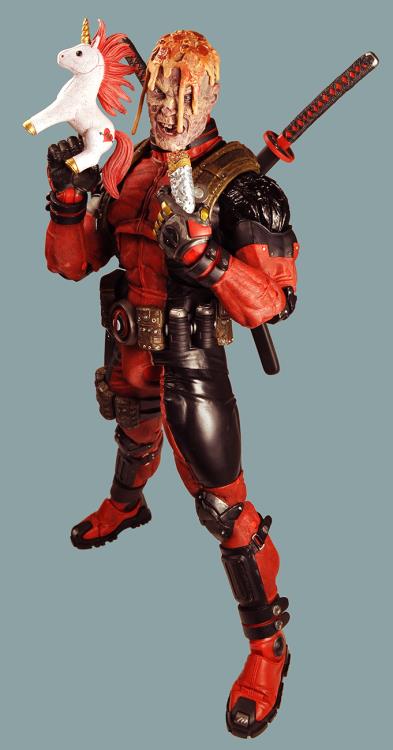 Marvel Classics Ultimate Deadpool 1/4 Scale Figure Gallery Image 3