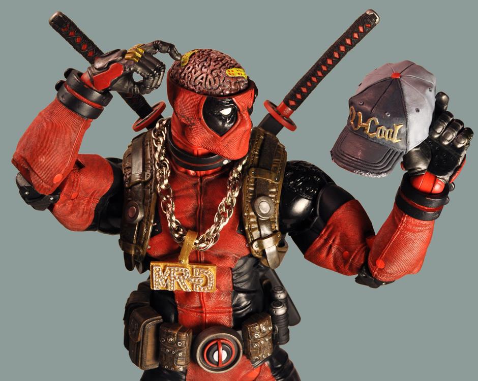 Marvel Classics Ultimate Deadpool 1/4 Scale Figure Gallery Image 6