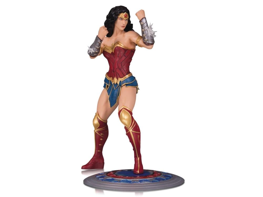 DC Core Wonder Woman Statue Gallery Image 3