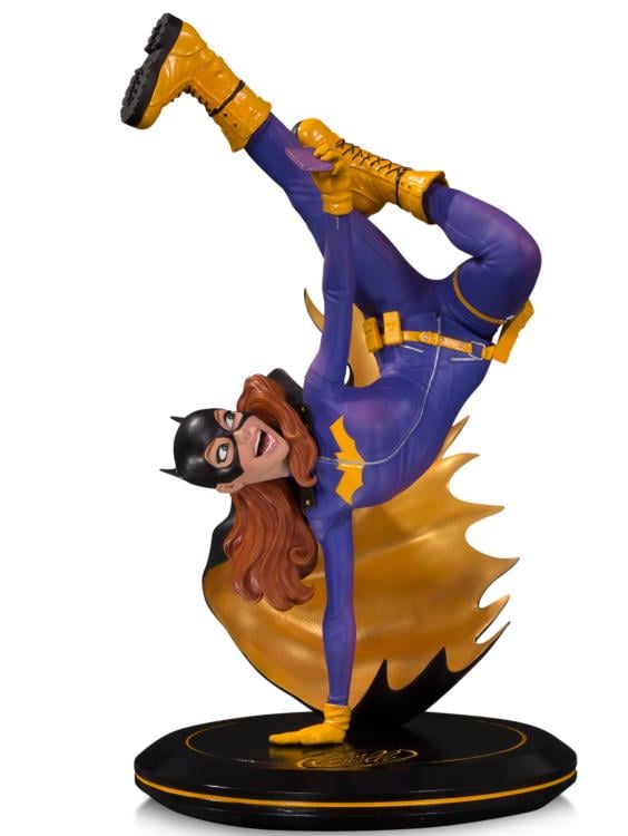 Cover Girls of the DC Universe Batgirl Statue (Joelle Jones) Gallery Image 3