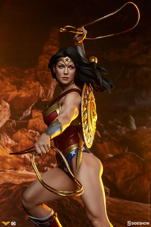 DC Comics Premium Format Wonder Woman Gallery Image 10