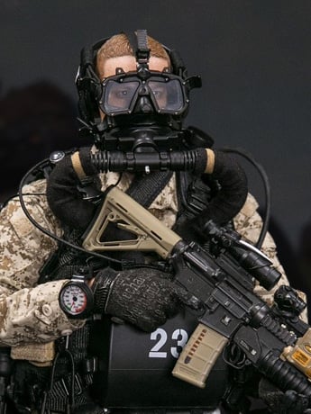 Marine Force Recon Combat Diver (Desert MARPAT Ver.) 1/6 Scale Figure