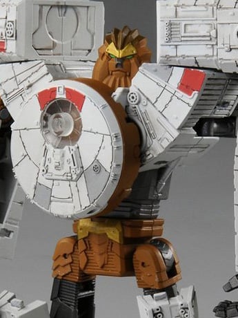 Star Wars Powered by Transformers 02 Millennium Falcon Gallery Image 2