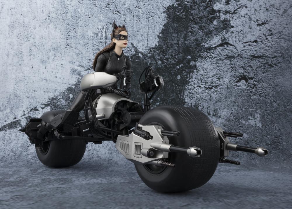 The Dark Knight Rises S.H.Figuarts Catwoman Action Figure Gallery Image 8