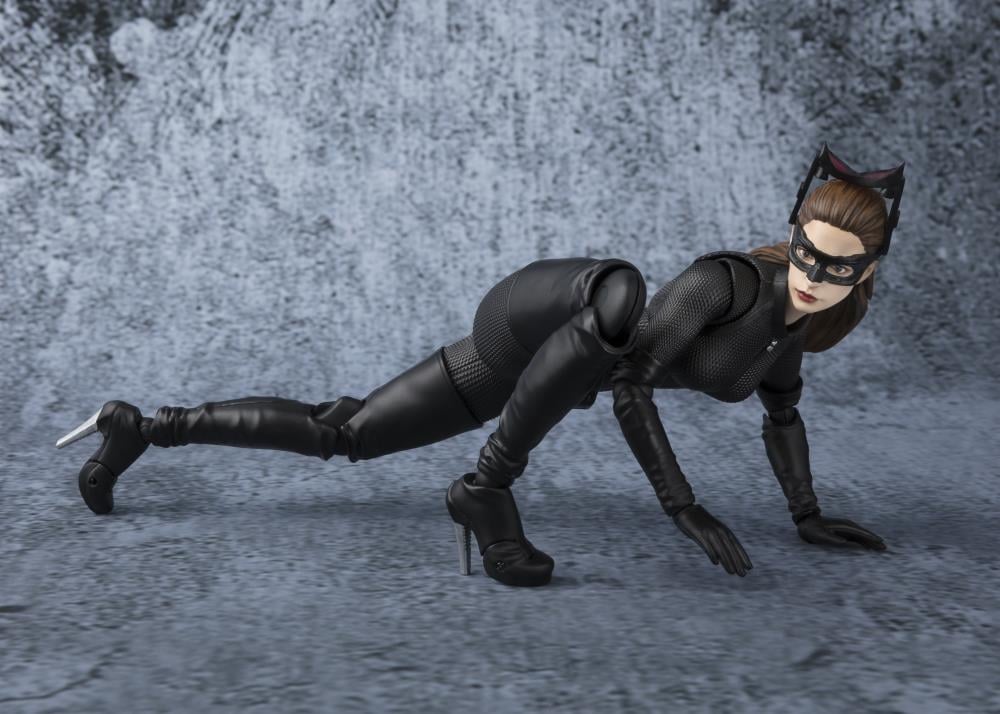 The Dark Knight Rises S.H.Figuarts Catwoman Action Figure Gallery Image 7