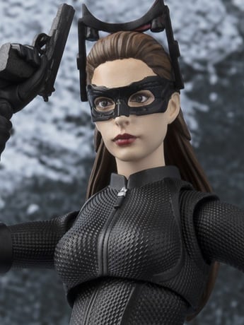The Dark Knight Rises S.H.Figuarts Catwoman Action Figure Gallery Image 2