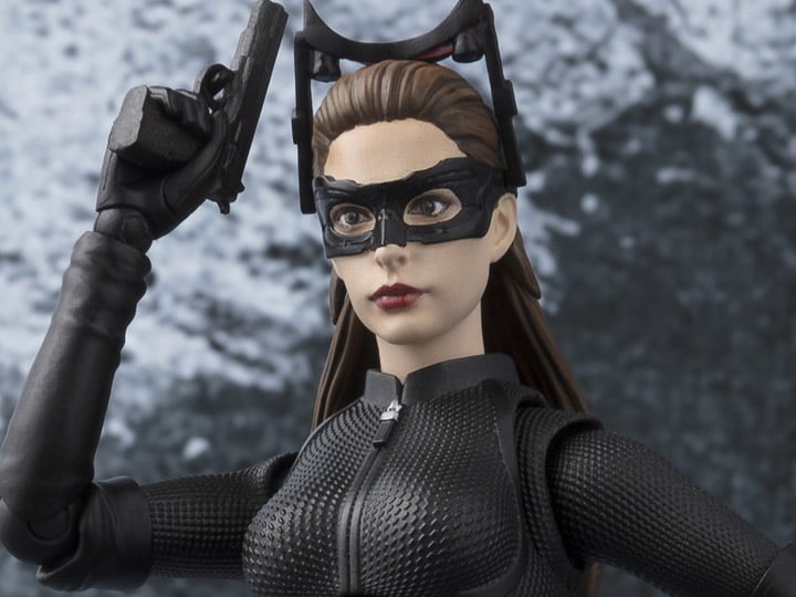 The Dark Knight Rises S.H.Figuarts Catwoman Action Figure Gallery Image 1