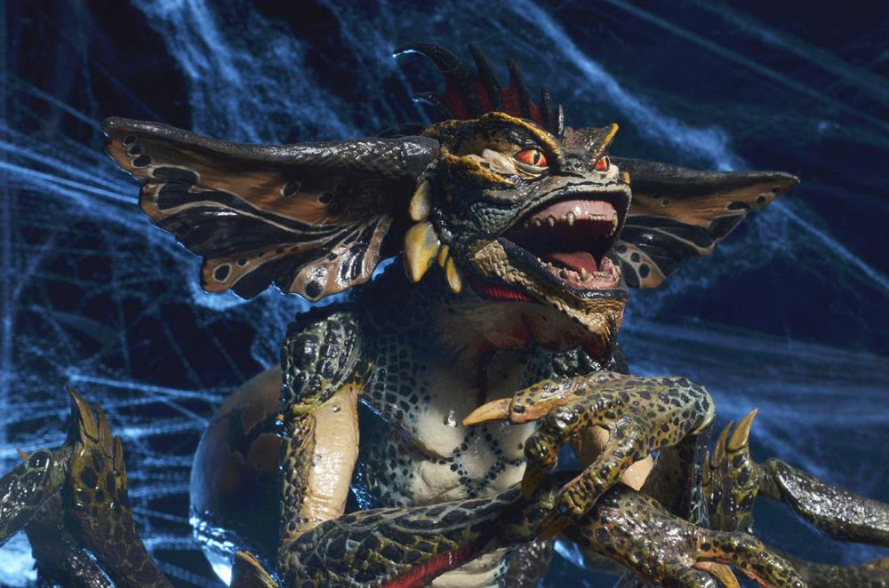Gremlins 2: The New Batch Spider Gremlin Deluxe Figure Gallery Image 5